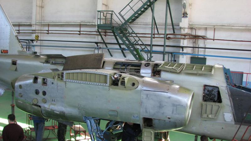 Запорізький завод «МіГремонт» дарує друге життя бойовим літакам 