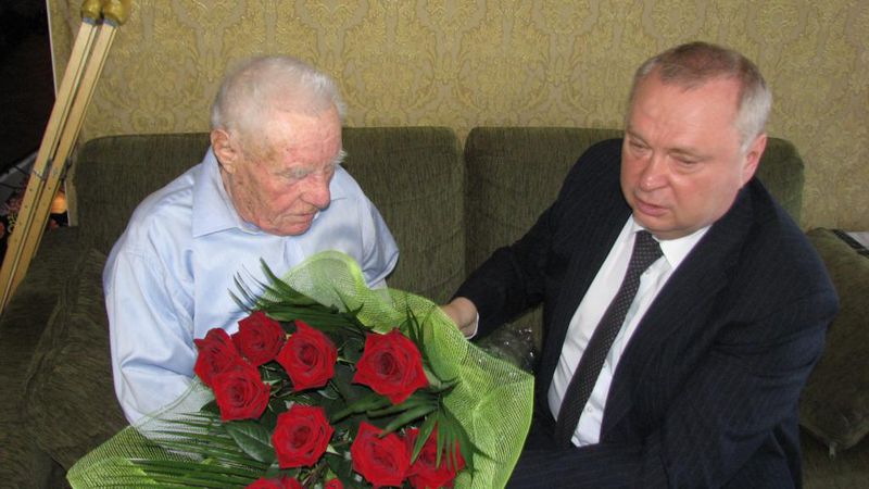 Герой Радянського Союзу Василь Бурмака отримав особисте привітання від Президента України