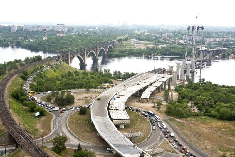 Віктор Янукович: «Запорука вчасного завершення будівництва мостових переходів – виконання робіт у відповідності до технологічного циклу»