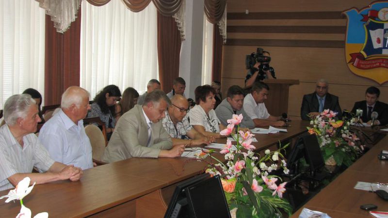 До організації безпеки  працівників екстреної медичної допомоги буде залучено правоохоронців та парламентарів