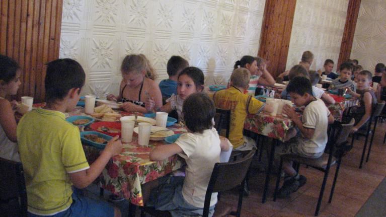 Дитячі табори на Великому Лузі запрошують юних запоріжців на відпочинок та оздоровлення