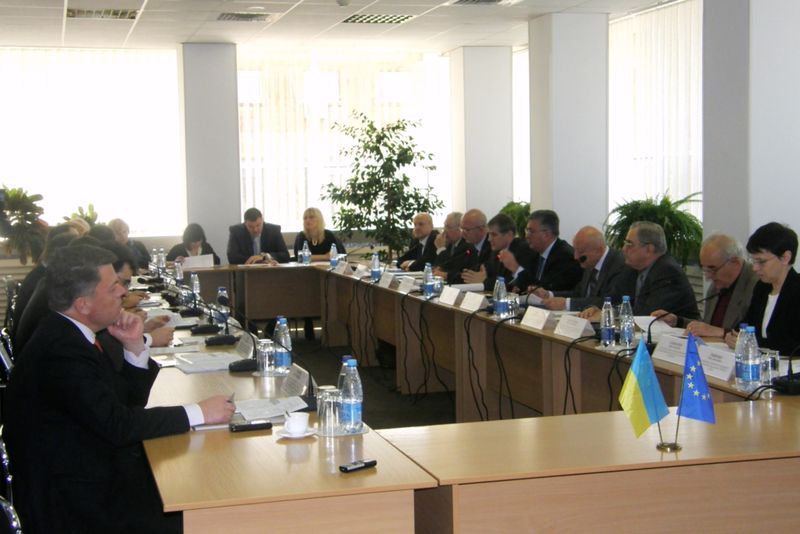 Відбулося засідання за круглим столом на тему «Угода про політичну асоціацію та Зону вільної торгівлі між Україною та ЄС: виклики та можливості для України та Запорізької області»