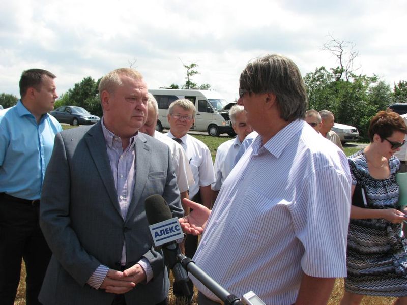 Запорізькі хлібороби  наближаються до першого мільйона тонн нового врожаю