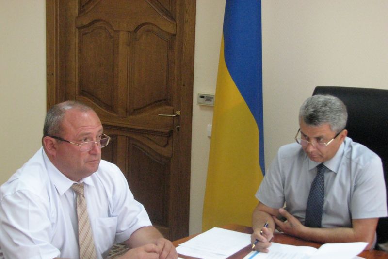 Керівники районів звітують про виконану роботу і подальші плани