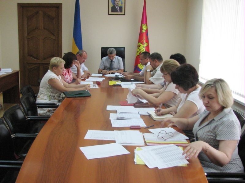 Керівники районів звітують про виконану роботу і подальші плани