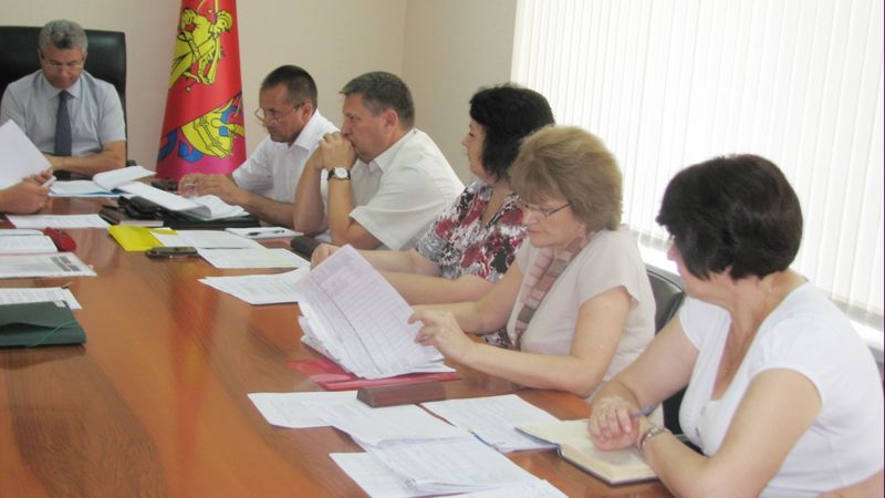 Керівники районів звітують про виконану роботу і подальші плани