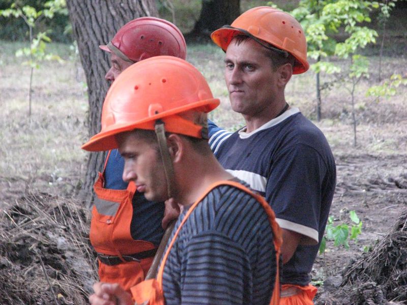 Кількість техніки та працівників, задіяних у ліквідації наслідків аварії у «Дубовому гаю», зросла у кілька разів