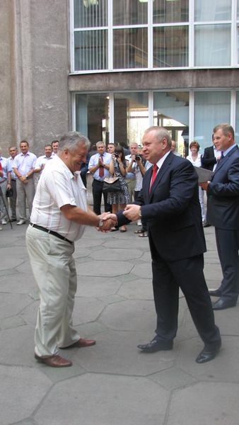 Санітарні автомобілі високої прохідності – сільським медичним закладам
