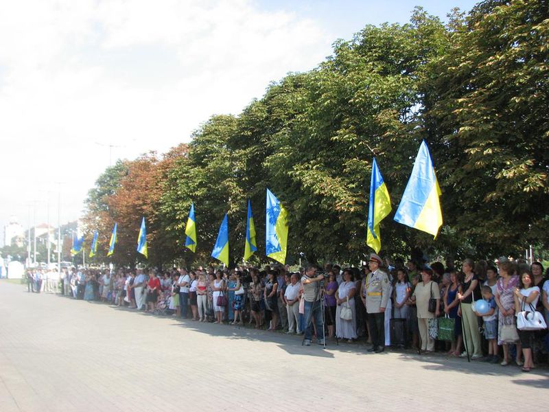 Запоріжці вшановують Державний Прапор України