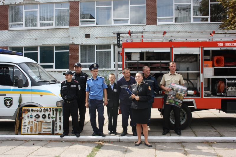 Запорізьких школярів навчили діяти в умовах надзвичайних ситуацій