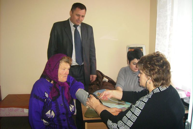 Новомиколаївці провели акцію “Здоров'я наших батьків”