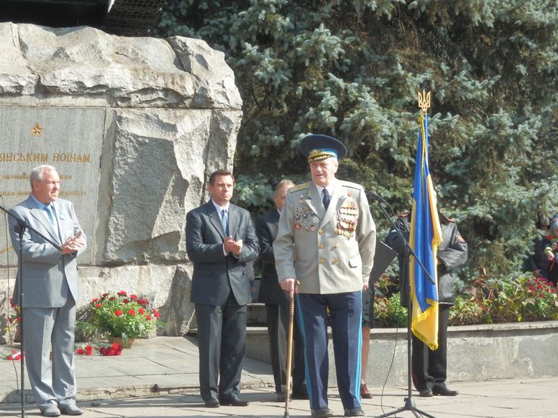 Запоріжці вшановують пам'ять  визволителів рідного міста 