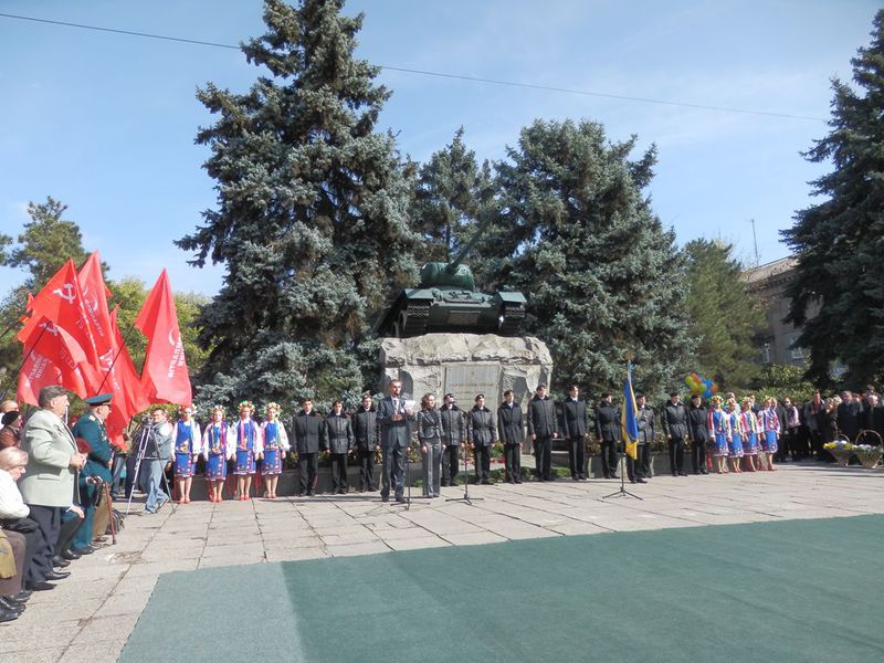 Запоріжці вшановують пам'ять  визволителів рідного міста 