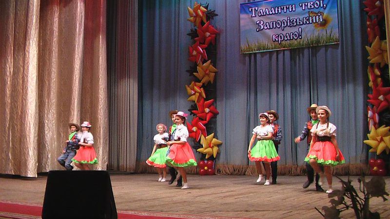 На запорізькій сцені зібралися кращі дитячі хореографічні колективи області