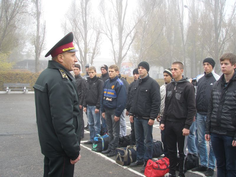 Юнаків запрошують на військову службу за контрактом