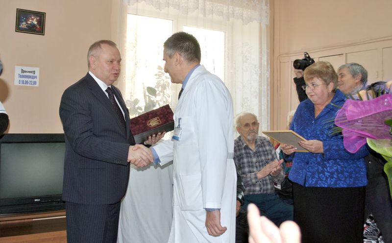 За три роки будуть відремонтовані палати у всіх лікарнях регіону - Олександр Пеклушенко