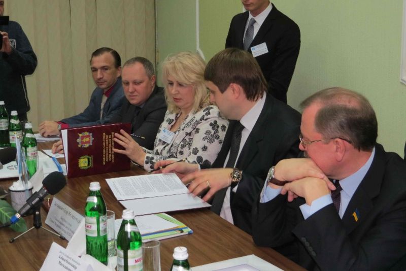 Між ресурсними центрами Запорізької та Донецької областей підписано Стратегічну міжрегіональну угоду