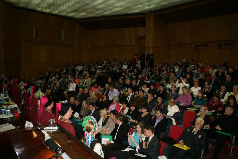 В Запоріжжі розпочала роботу унікальна Міжнародна конференція з питань патріотичного виховання