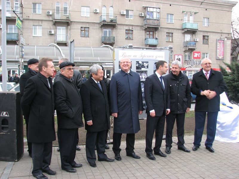 В обласному центрі з’явився пам’ятник сталевару з кінострічки «Весна на Зарічній вулиці»