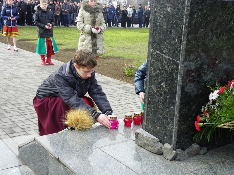 Запоріжці вшанували пам'ять жертв Голодомору