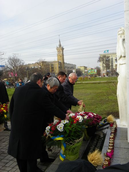 Запоріжці вшанували пам'ять жертв Голодомору
