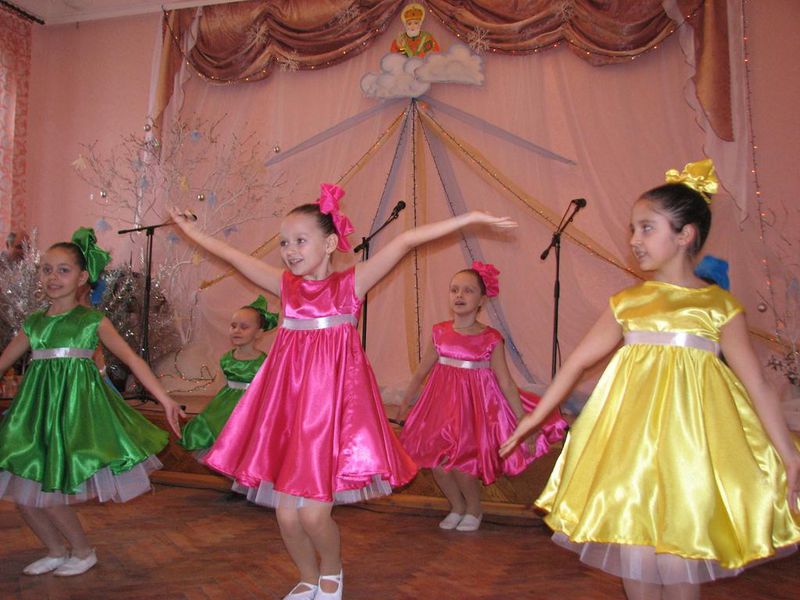 Прийомні родини Приазовського району зберігають традиції виховання дітей