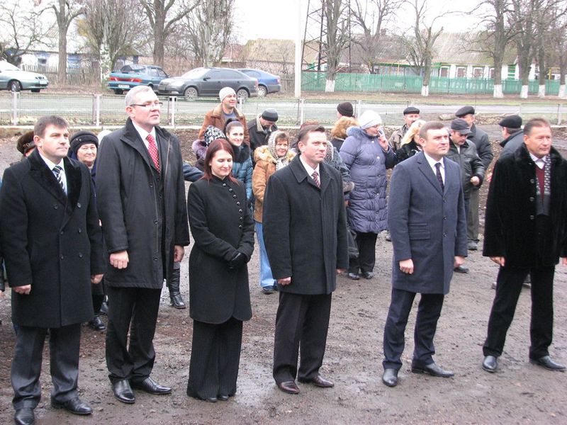 Блакитне паливо прийшло у домівки жителів селищ Богданівка та Степанівка Приазовського району