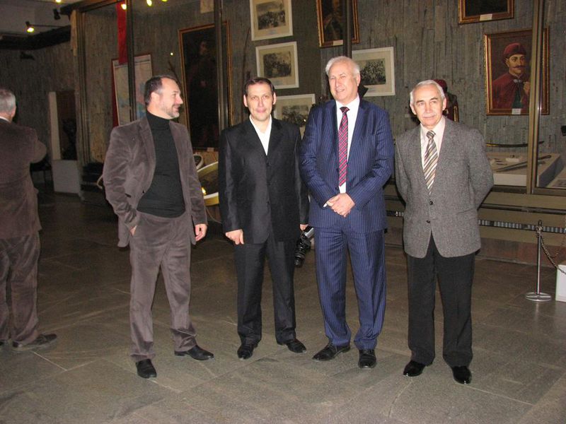 У Запоріжжі відкрилася виставка картин, присвячених історії українського народу