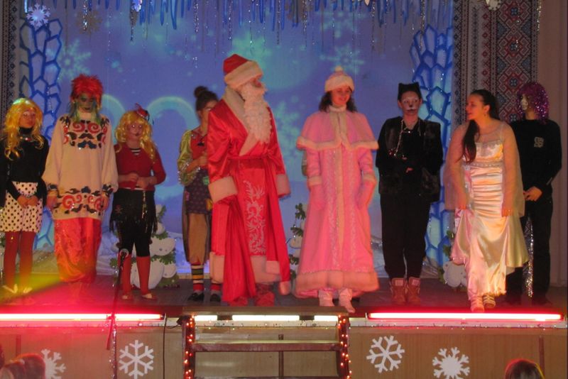 Для якимівських дітей відкрився сезон новорічних свят