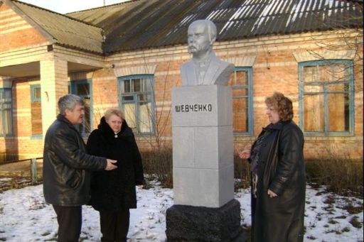 На Токмаччині реставрують пам’ятник Т.Шевченку