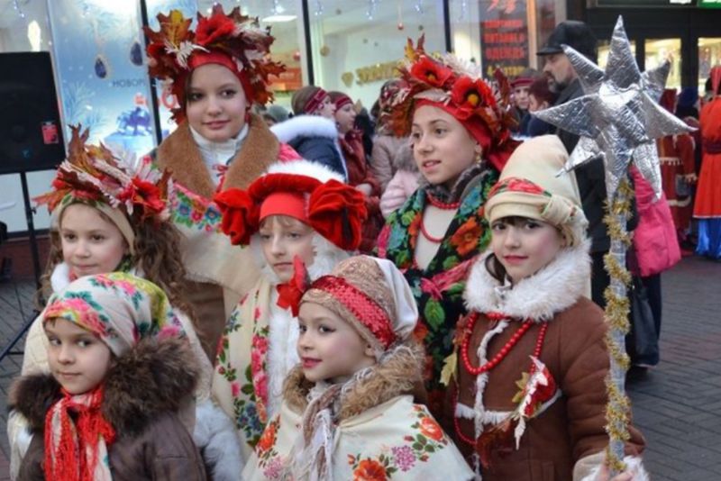 У Запоріжжі під відкритим небом відбувся фестиваль колядок та вертепів