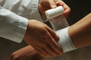 Краща профілактика зимових травм - це обережність і обачність