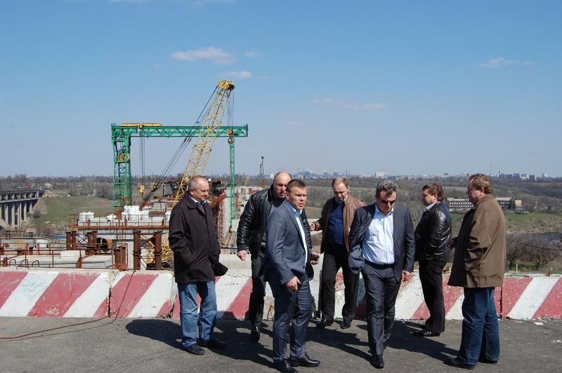 Автотранспортна магістраль через р.Дніпро: будівництво має бути продовжено