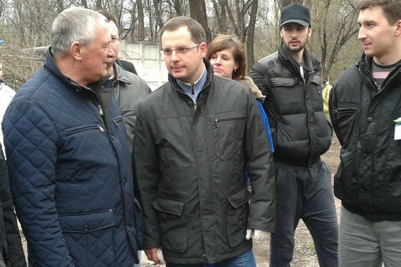 Голова облдержадміністрації долучився до благоустрою Алеї Трудової Слави, парку Металургів та парку імені Кірова