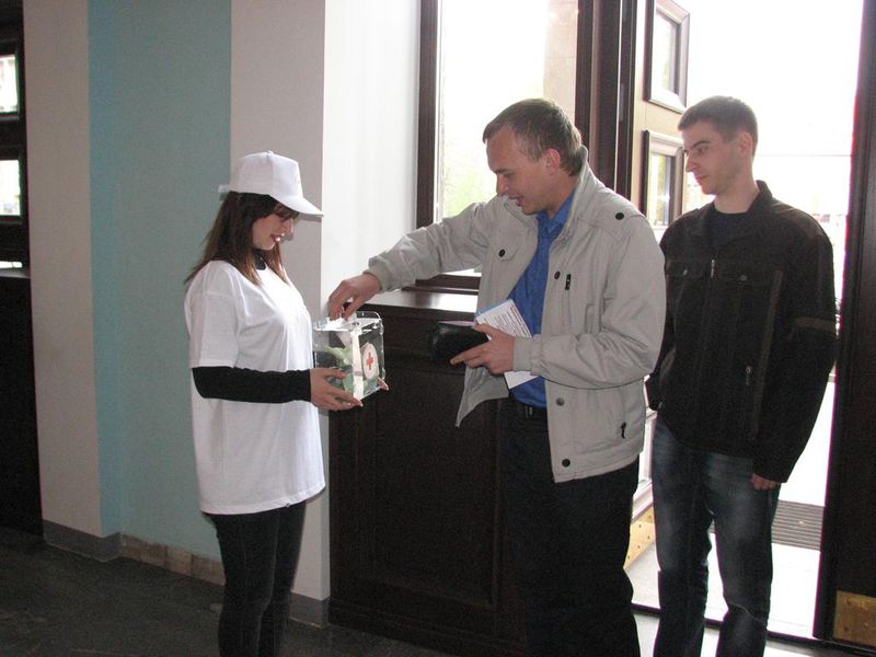 Запорізькі артисти провели благодійний концерт на підтримку української армії