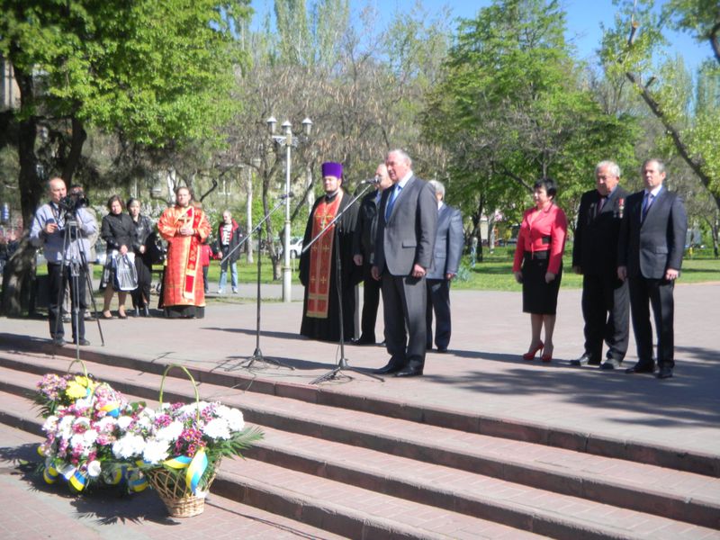 У 28-му річницю аварії на ЧАЕС запоріжці віддали данину пам’яті ліквідаторам катастрофи