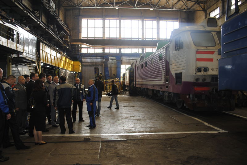 «Запорізький електровозоремонтний завод» стане локомотивом економіки: голова ОДА Валерій баранов і Міністр інфраструктури Максим Бурбак зустрілись з трудовим колективом «ЗЕРЗу»