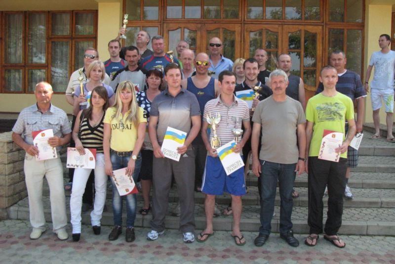 Посадовці та депутати помірялися силами