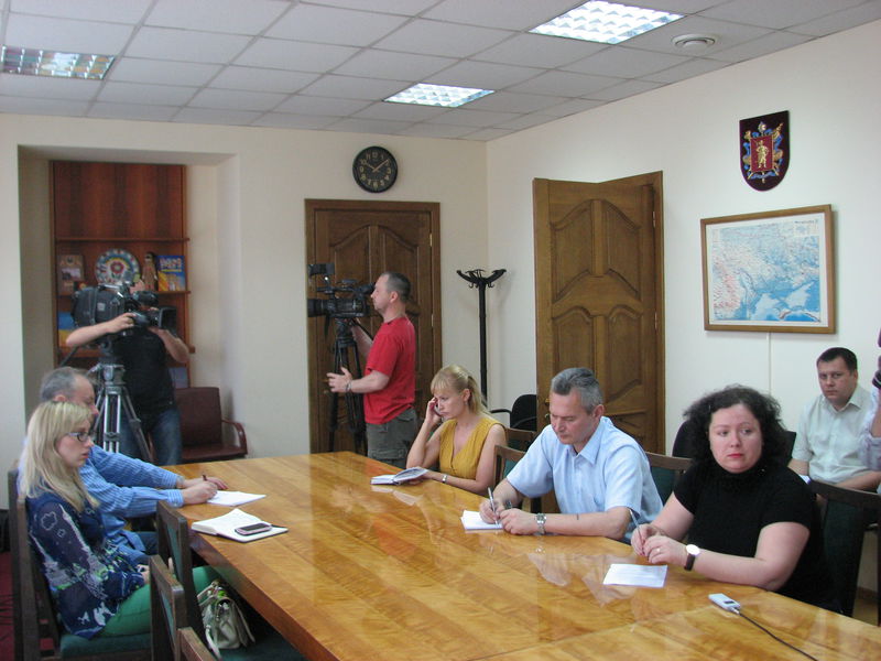 Запорізькі аграрії успішно проводять посівну, незважаючи на складні умови
