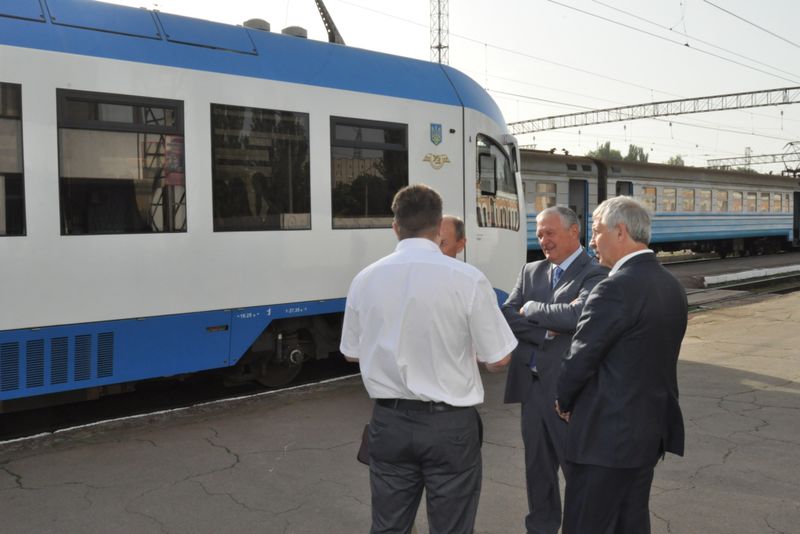 Єдиний в Україні рейковий автобус почав курсувати в Запорізькій області