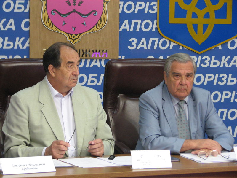 Влада, профспілки та роботодавці підписали оновлену угоду про взаємодію