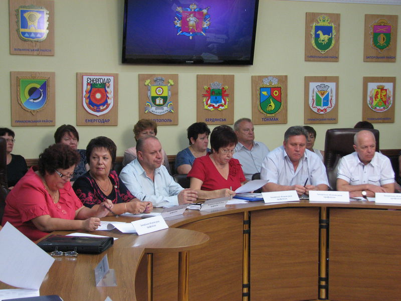 Влада, профспілки та роботодавці підписали оновлену угоду про взаємодію