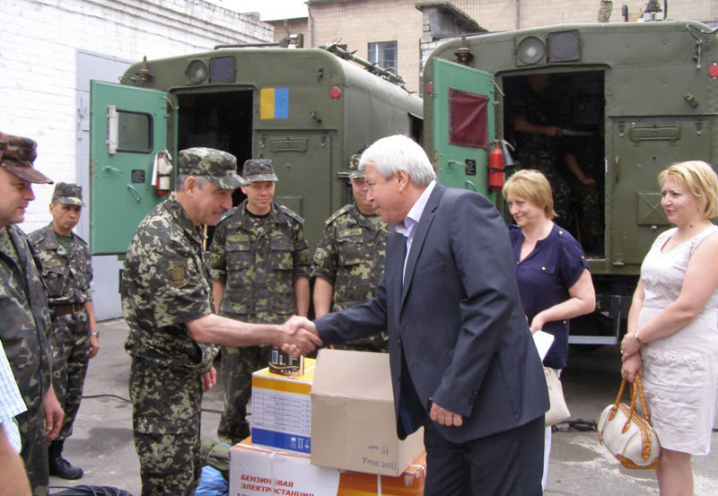 Допомога  армії  - справа небайдужих