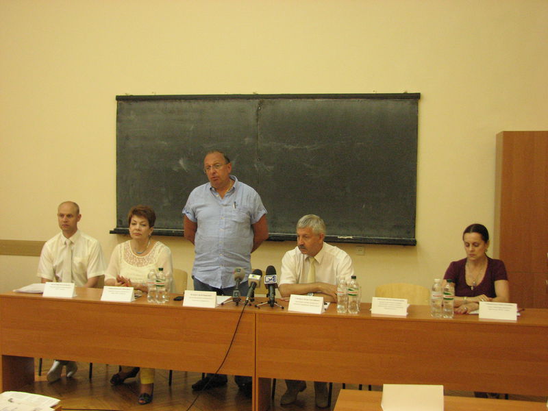 Петро Гончарук: «Проект змін до Конституції України відповідає європейському принципу субсидіарності – розв’язання проблем на місцях»