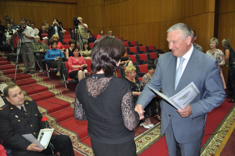 Запоріжці покладають великі сподівання на нову Конституцію
