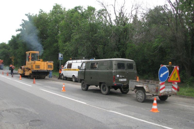 Триває ямковий ремонт доріг області, оновлюється розмітка на аварійних ділянках
