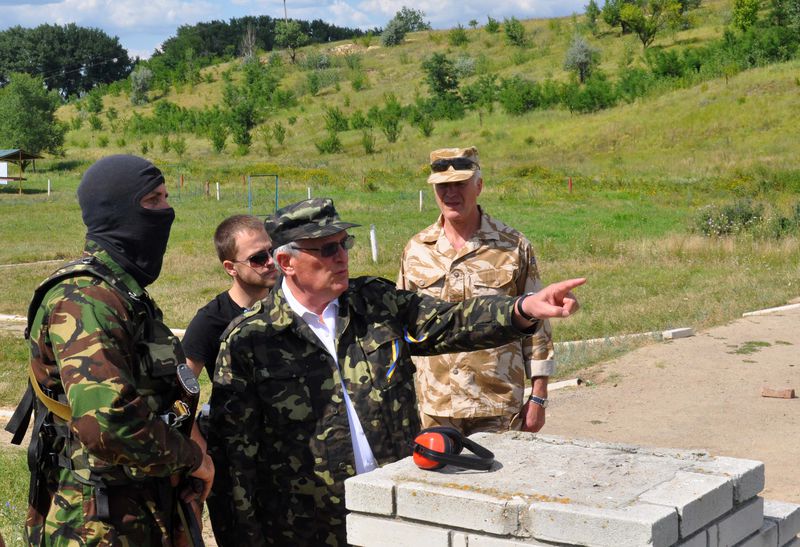 Голова облдержадміністрації ознайомився з умовами підготовки добровольців