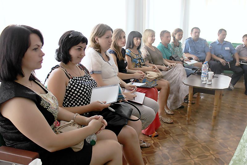 Запорізьким жінкам допомагають подолати насилля у власних родинах
