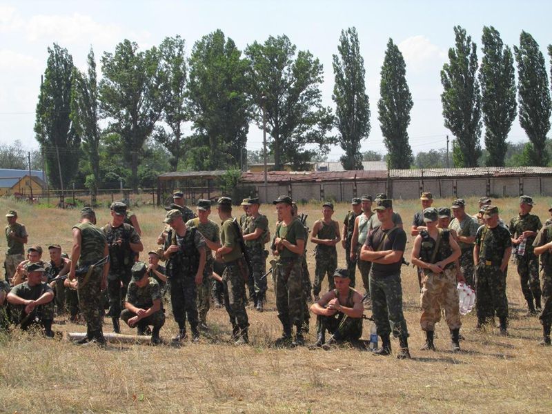 Запорізькі артисти підтримали військовослужбовців польовим концертом