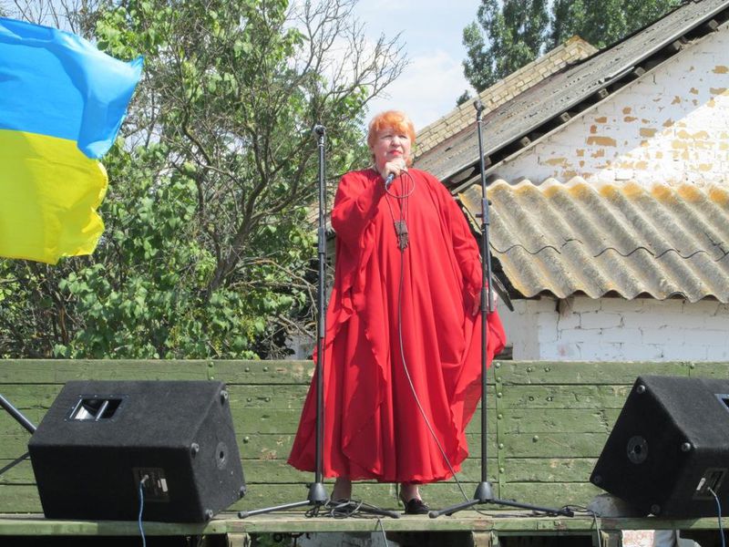 Запорізькі артисти підтримали військовослужбовців польовим концертом